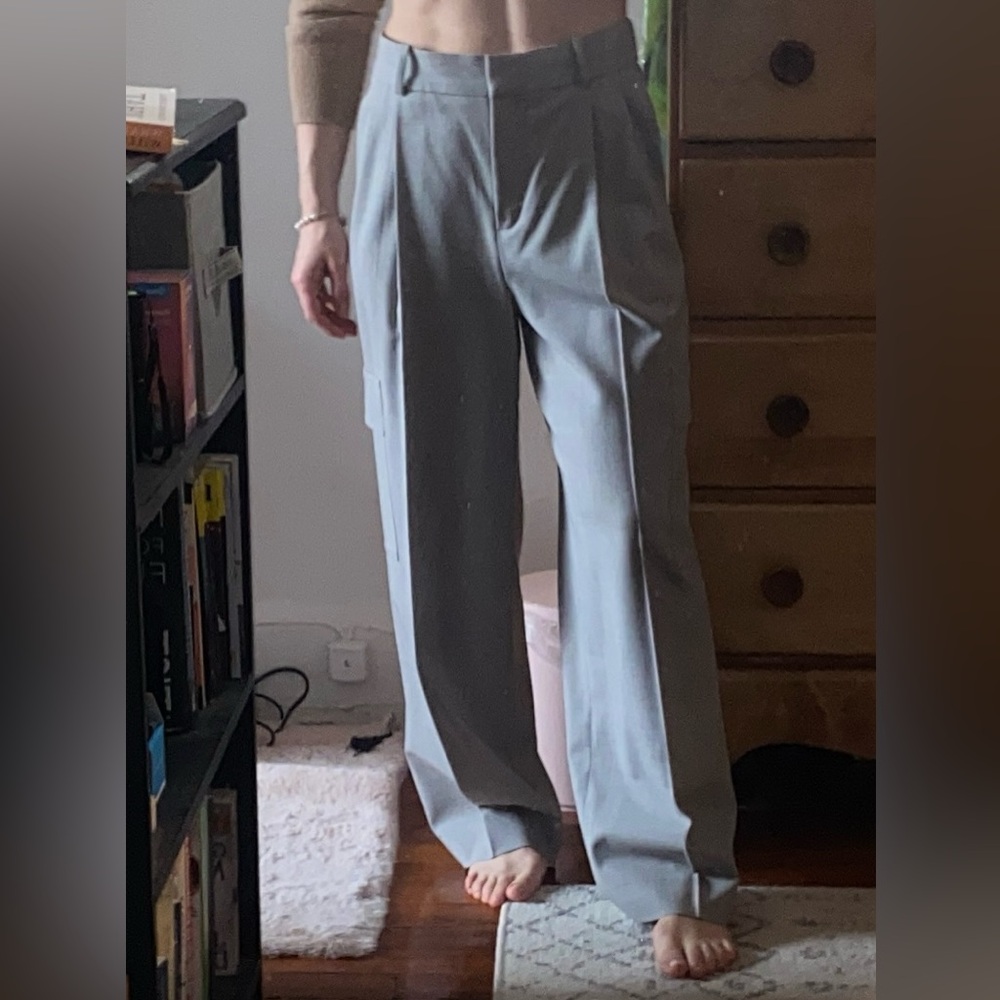 Aritzia Babaton Wide Leg Light Gray Cargo Pants